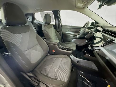 New 2027 Chevrolet Bolt LT w/ Comfort Package FWD image 29