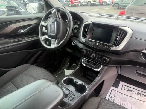 Used 2022 GMC Terrain SLE w/ Driver Convenience Package image 3