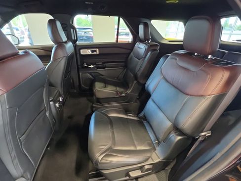Used 2022 Ford Explorer Platinum w/ Equipment Group 601A AWD/4WD image 30