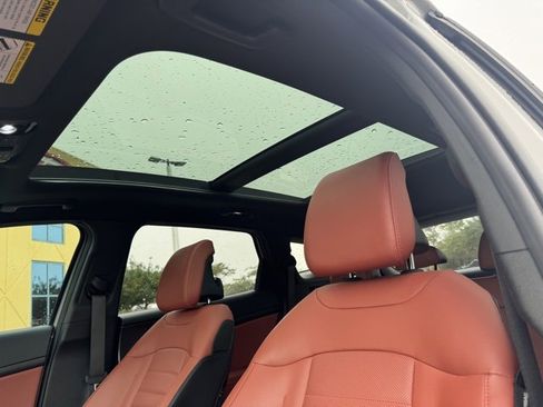 Certified 2025 Kia Sportage SX image 18