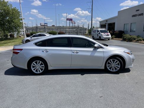 Used 2013 Toyota Avalon XLE Premium FWD image 6