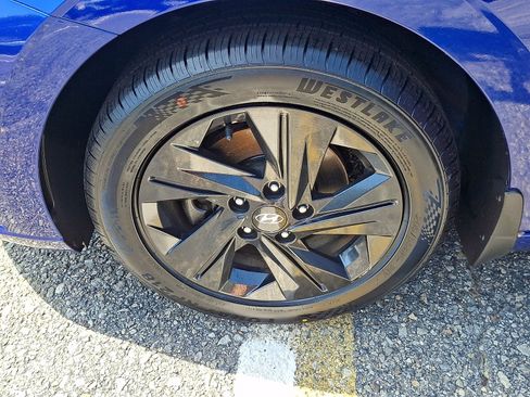 Used 2023 Hyundai Elantra SEL FWD image 28