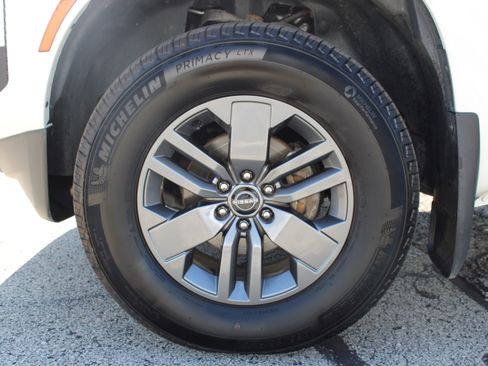 Certified 2025 Nissan Frontier SV AWD/4WD image 28