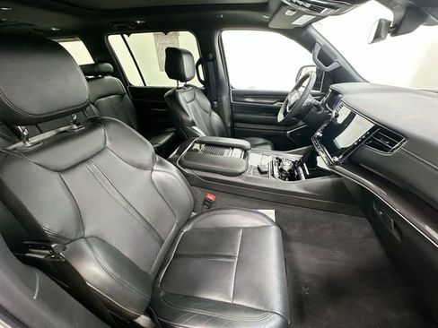 Used 2024 Jeep Wagoneer 4WD w/ Premium Group I image 28