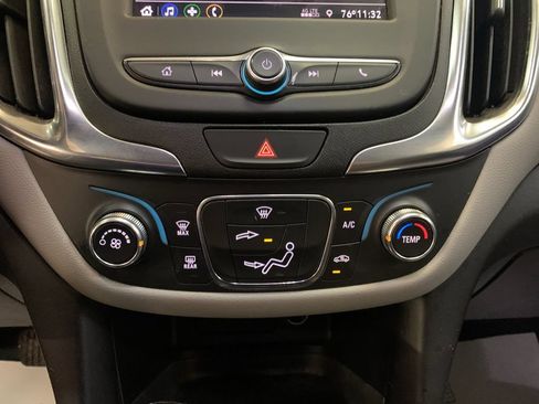 Used 2021 Chevrolet Equinox LS w/ LS Convenience Package AWD/4WD image 23