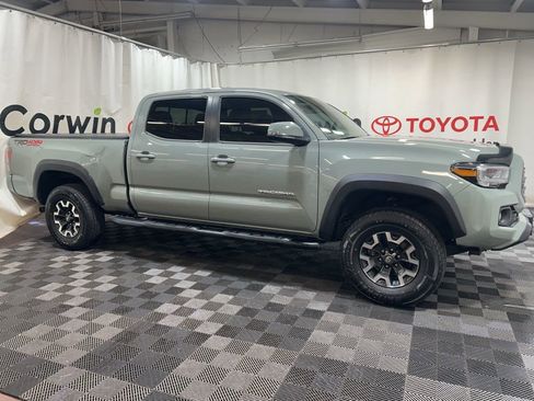 Used 2022 Toyota Tacoma TRD Off-Road image 8