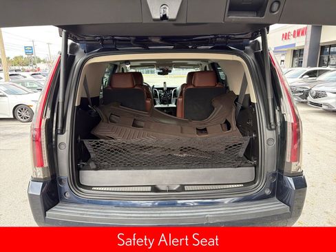 Used 2020 Cadillac Escalade Luxury image 21