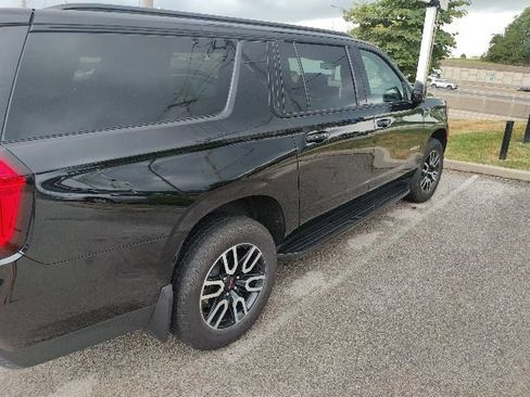 Used 2024 GMC Yukon XL AT4 w/ Technology Package AWD/4WD image 12