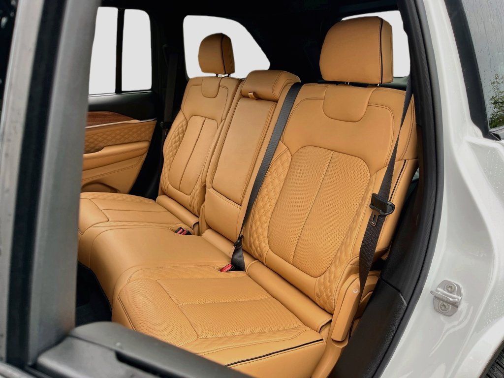 New 2027 Jeep Grand Cherokee Summit w/ Adv Protech Group IV AWD/4WD image 26