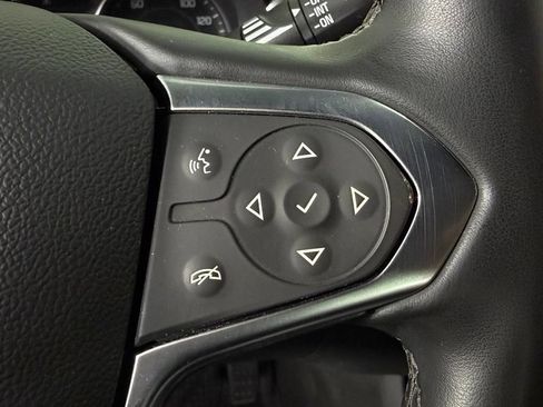 Used 2023 Chevrolet Traverse LT FWD image 19