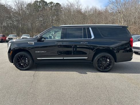 New 2026 GMC Yukon XL Denali w/ Sun & Power Step Package image 9