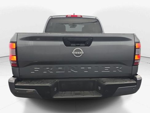 Used 2025 Nissan Frontier SV image 8