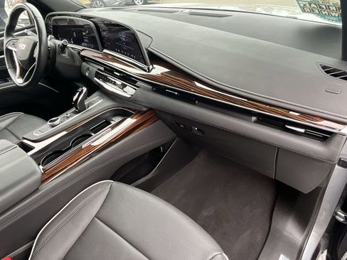 Used 2023 Cadillac Escalade Premium Luxury image 22