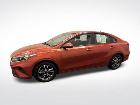 Certified 2022 Kia Forte LXS FWD image 8