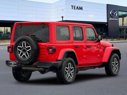 Used 2025 Jeep Wrangler Unlimited Sahara AWD/4WD image 4