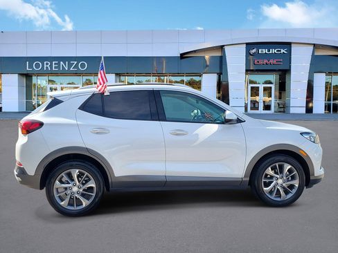 Used 2023 Buick Encore GX Essence w/ Experience Buick Package FWD image 4