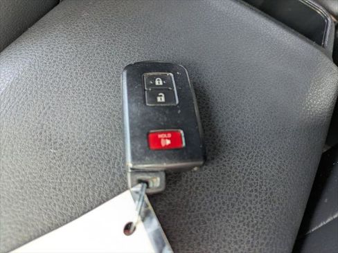 Certified 2018 Toyota Tacoma TRD Sport image 26