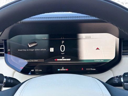 New 2025 Land Rover Range Rover SE image 33