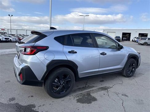 Used 2025 Subaru Crosstrek 2.0i image 2