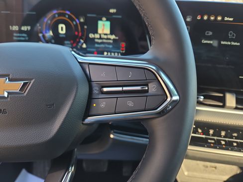 Used 2025 Chevrolet Equinox LT image 19