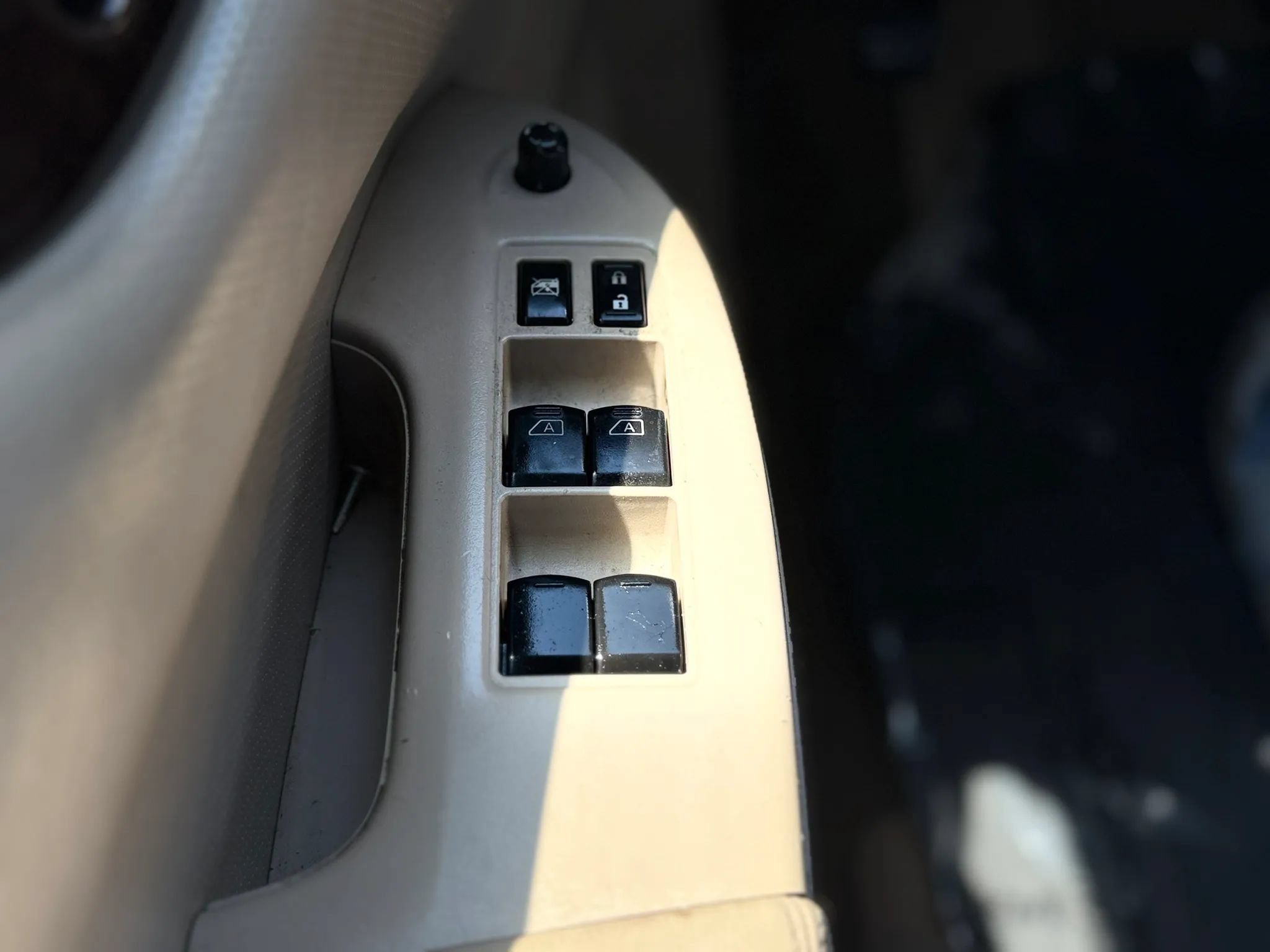 Used 2013 Nissan Quest SV w/ Leather Pkg FWD image 35