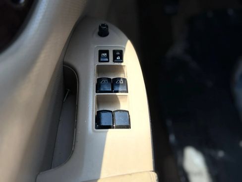 Used 2013 Nissan Quest SV w/ Leather Pkg FWD image 35
