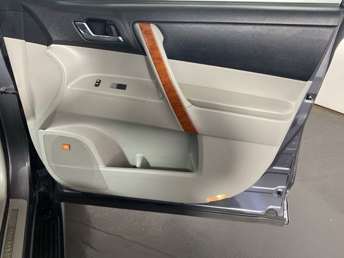 Used 2010 Toyota Highlander Limited image 33