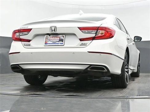 Certified 2022 Honda Accord Touring image 24