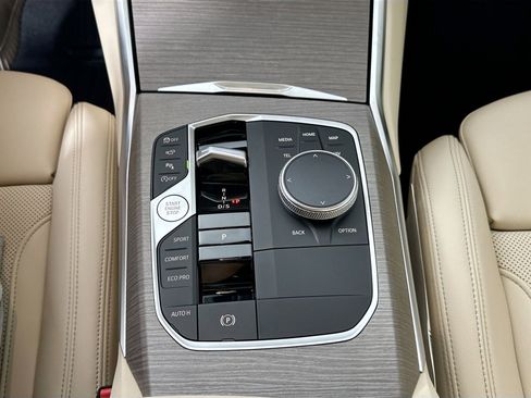 Certified 2025 BMW 330i xDrive Sedan w/ Convenience Package image 16