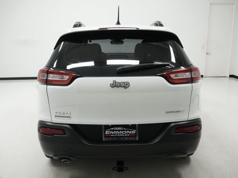 Used 2015 Jeep Cherokee Sport w/ Cold Weather Group AWD/4WD image 5