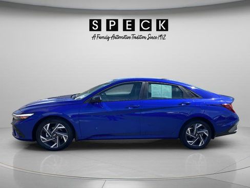 Certified 2025 Hyundai Elantra Sport FWD image 2
