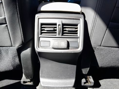 Used 2019 Subaru Forester Premium AWD/4WD image 31