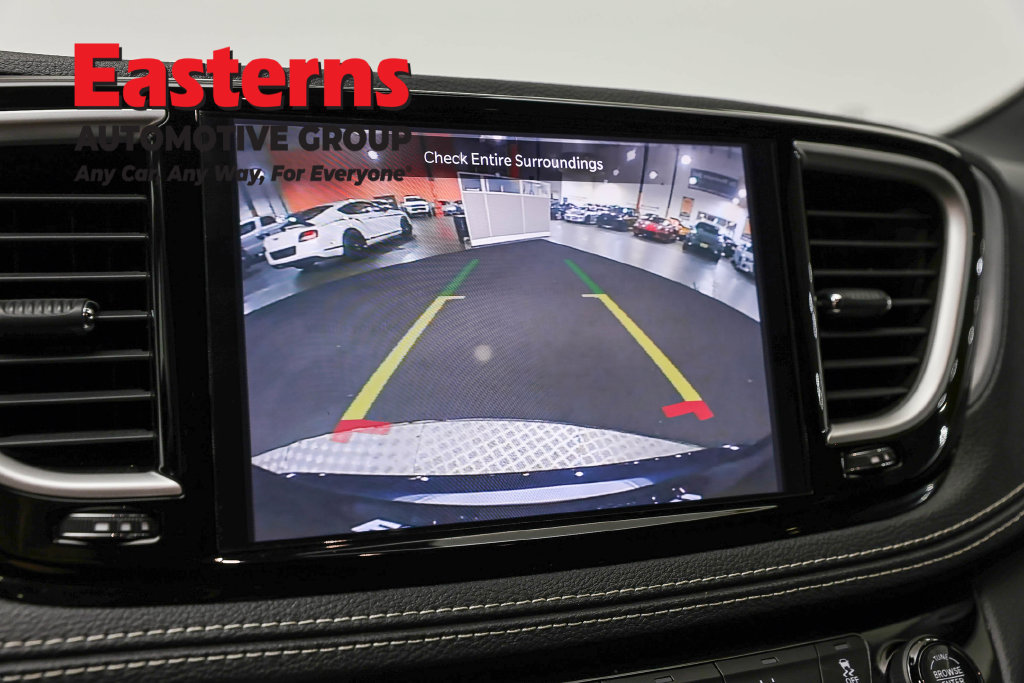 Used 2023 Chrysler Pacifica Touring-L w/ S Appearance Package FWD image 21