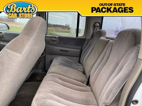 Used 2004 Dodge Dakota Sport w/ Deluxe Convenience Group image 17
