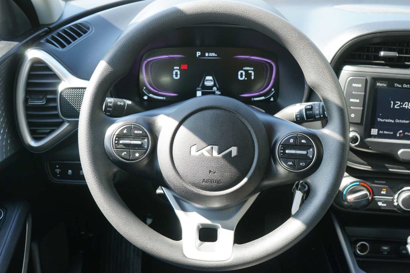 Used 2025 Kia Soul LX w/ LX Technology Package FWD image 22