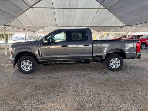 New 2026 Ford F250 XLT w/ FX4 Off-Road Package image 4