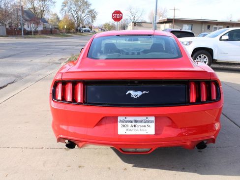 Used 2016 Ford Mustang Coupe image 5