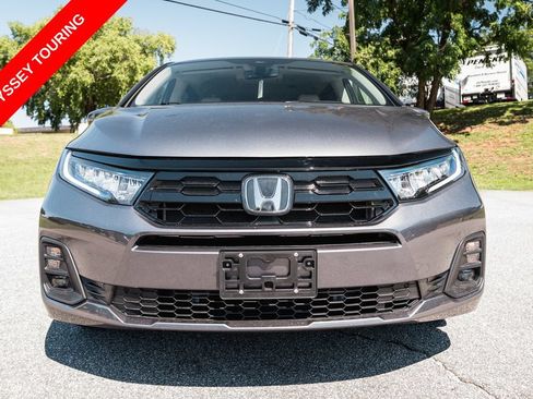 Used 2025 Honda Odyssey Touring image 2