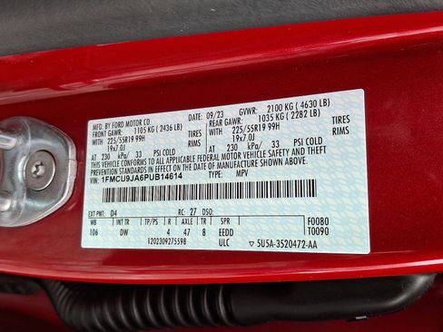 Used 2023 Ford Escape Platinum w/ Premium Technology Package image 29