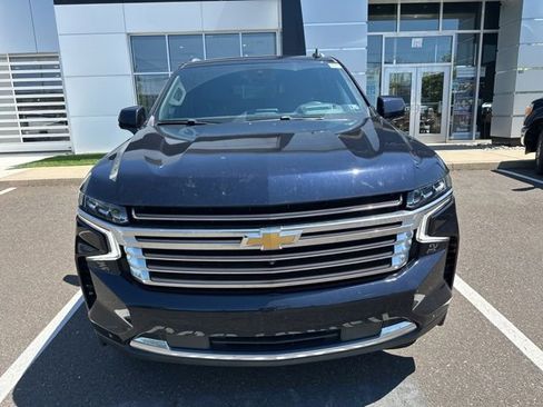 Used 2023 Chevrolet Suburban High Country w/ Premium Package 2 AWD/4WD image 2