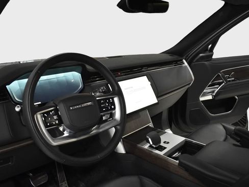 Used 2025 Land Rover Range Rover Long Wheelbase SE image 26