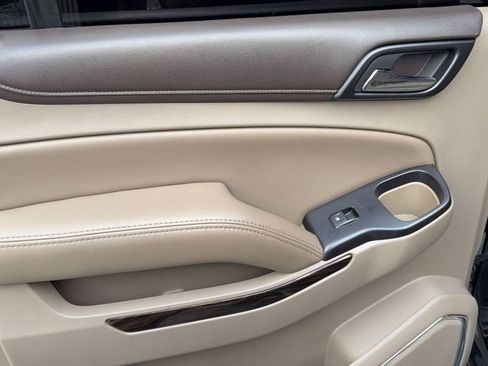 Used 2016 GMC Yukon XL SLT image 31