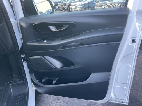 Used 2018 Mercedes-Benz Metris image 9