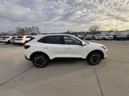 New 2026 Ford Escape Platinum w/ Equipment Group 601A AWD/4WD image 3