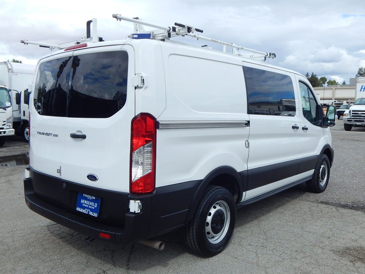 Used 2022 Ford Transit 250 Low Roof RWD image 8