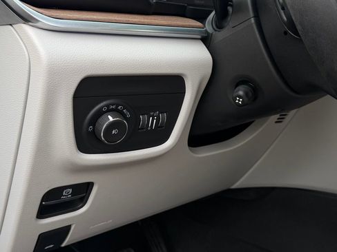 Used 2022 Jeep Grand Cherokee Summit image 16