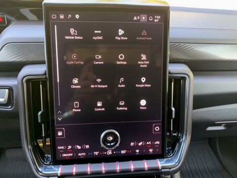Used 2025 GMC Yukon XL AT4 w/ AT4 Premium Package AWD/4WD image 23