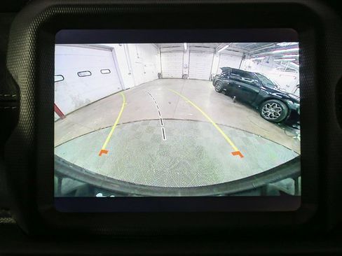 Used 2021 Jeep Wrangler Unlimited Sahara w/ Cold Weather Group image 26