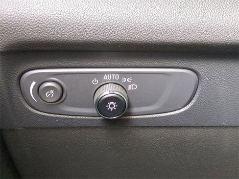 Used 2023 Buick Envision Essence image 21