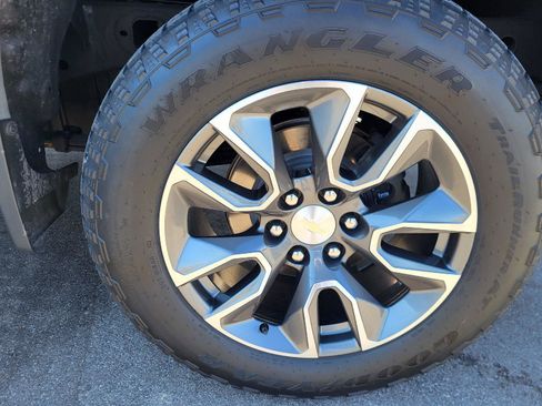 Used 2024 Chevrolet Silverado 1500 LT image 16